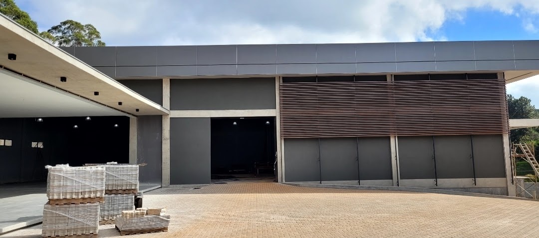 Obra concluída e fachada aplicada pelo Grupo SAENG